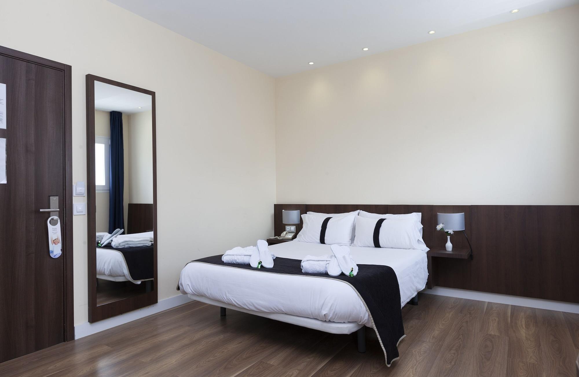 Hotel Olympia Universidades Валенсія Екстер'єр фото