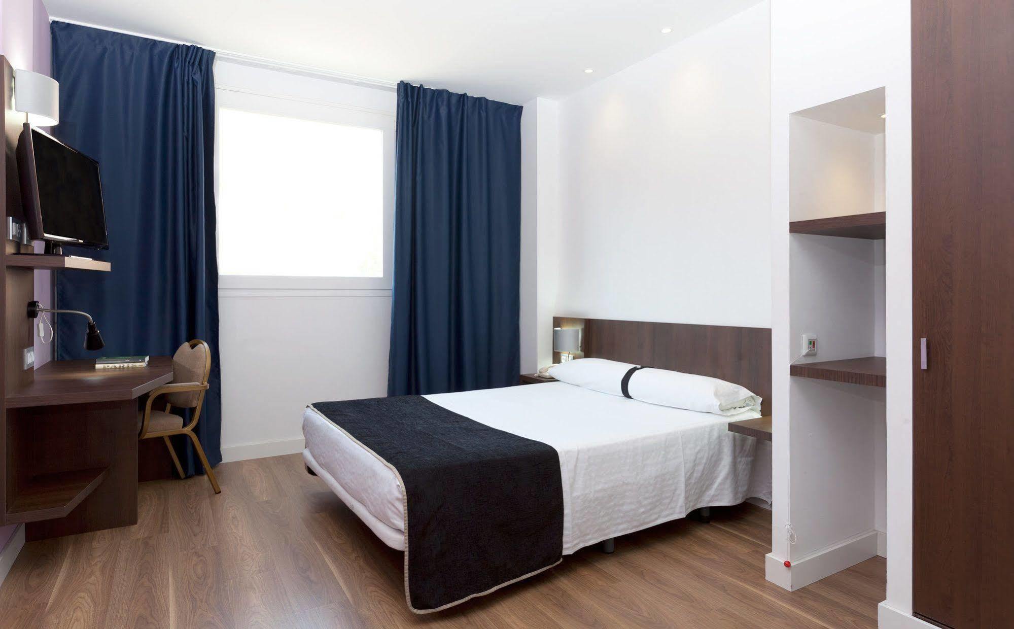 Hotel Olympia Universidades Валенсія Екстер'єр фото